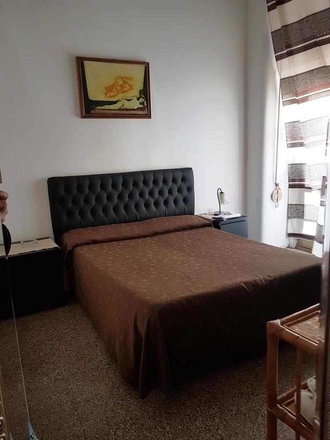 Crispi Rooms CTA Exterior foto