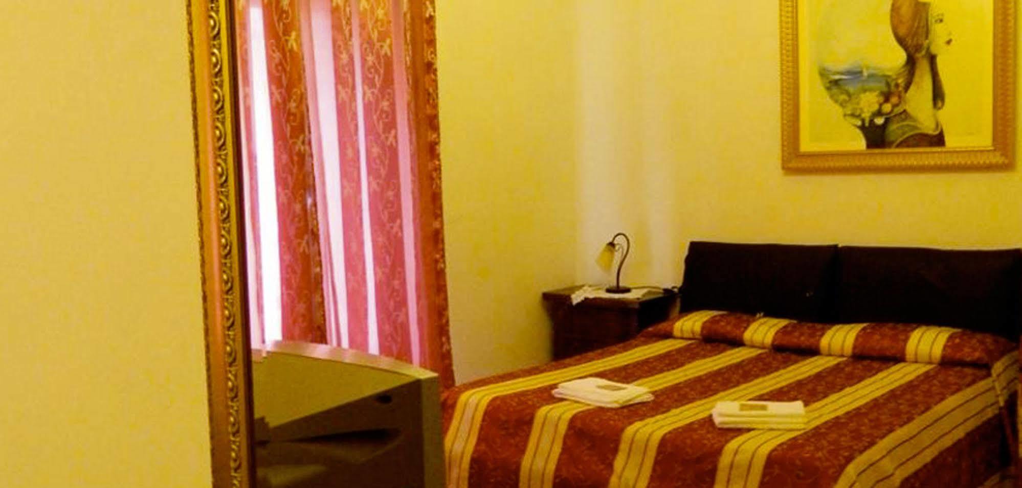Crispi Rooms CTA Exterior foto